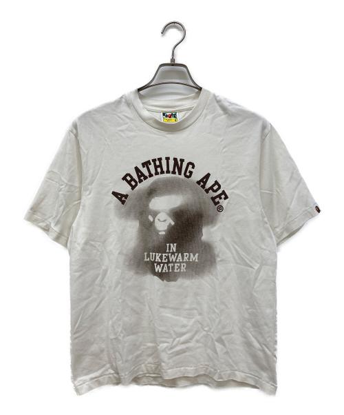 A BATHING APE（アベイシングエイプ）A BATHING APE (アベイシングエイプ) Water Print College Logo Relaxed Fit T-Shirt/プリントTシャツ ホワイト サイズ:Sの古着・服飾アイテム