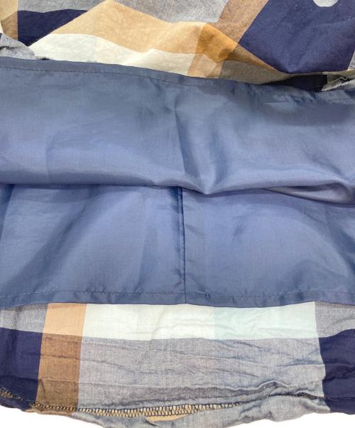 BLUE LABEL CRESTBRIDGE（ブルーレーベルクレストブリッジ）BLUE LABEL CRESTBRIDGE (ブルーレーベルクレストブリッジ) スカート ネイビー サイズ:36の古着・服飾アイテム