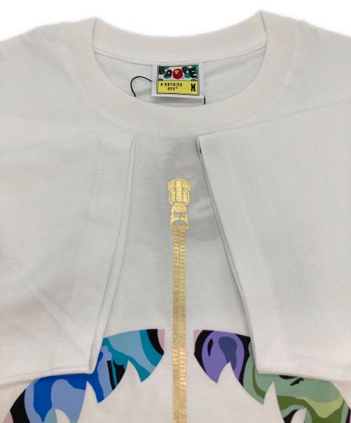 A BATHING APE（アベイシングエイプ）A BATHING APE (アベイシングエイプ) ART CAMO SHARK TEE/Tシャツ ホワイト サイズ:Ⅿ 未使用品の古着・服飾アイテム