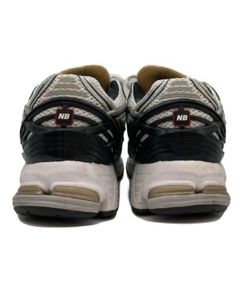 NEW BALANCE（ニューバランス）NEW BALANCE (ニューバランス) スニーカー ホワイト×ブラック サイズ:27.5の古着・服飾アイテム