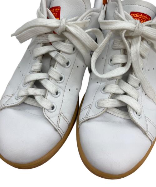 adidas（アディダス）adidas (アディダス) Stan Smith 'White Orange Gum'/ローカットスニーカー ホワイト サイズ:24㎝の古着・服飾アイテム