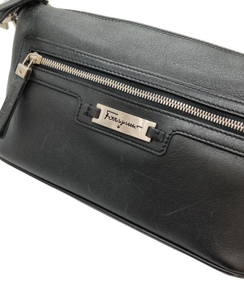 Salvatore Ferragamo（サルヴァトーレ フェラガモ）Salvatore Ferragamo (サルヴァトーレ フェラガモ) レザーワンショルダーバッグ ブラックの古着・服飾アイテム