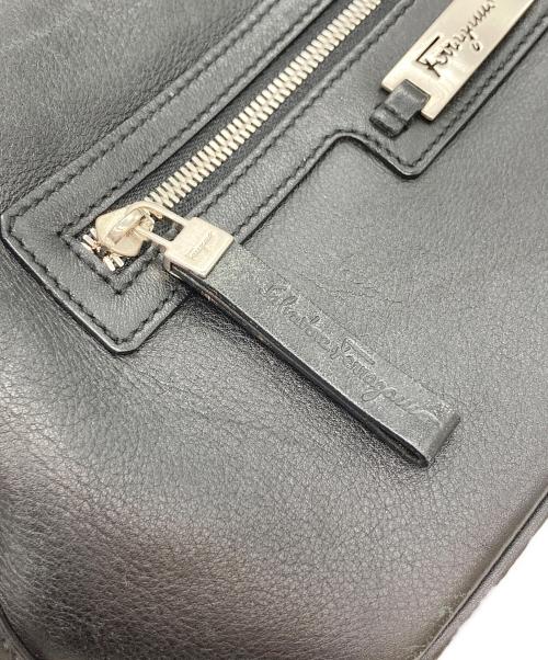 Salvatore Ferragamo（サルヴァトーレ フェラガモ）Salvatore Ferragamo (サルヴァトーレ フェラガモ) レザーワンショルダーバッグ ブラックの古着・服飾アイテム