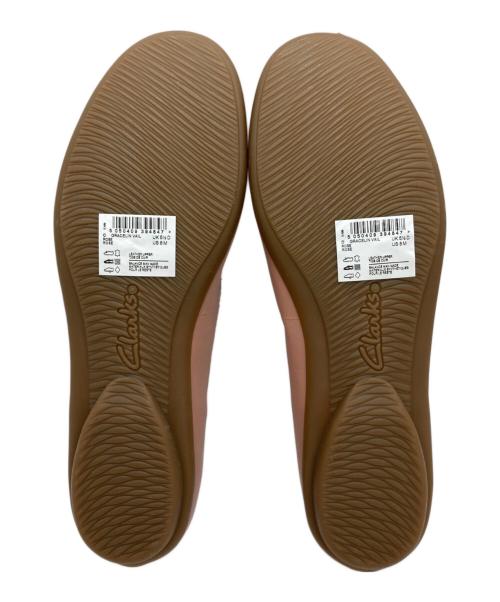 CLARKS（クラークス）CLARKS (クラークス) Gracelin Vail/フラットシューズ ピンク サイズ:24 未使用品の古着・服飾アイテム