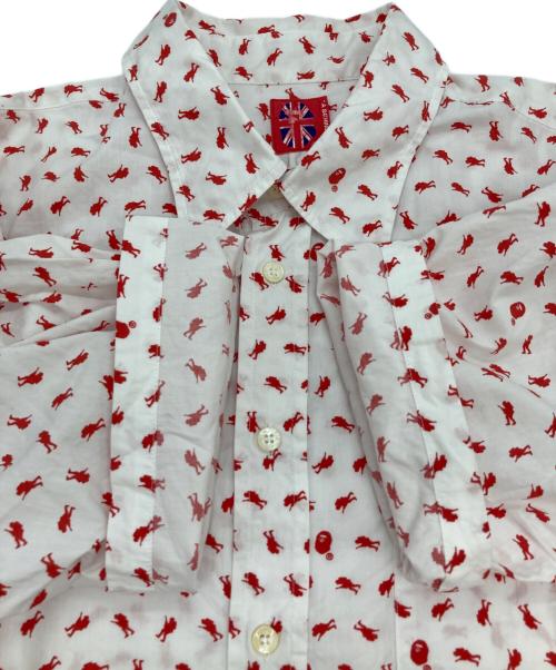 A BATHING APE（アベイシングエイプ）A BATHING APE (アベイシングエイプ) ソルジャー総柄シャツ ホワイト×レッド サイズ:Lの古着・服飾アイテム