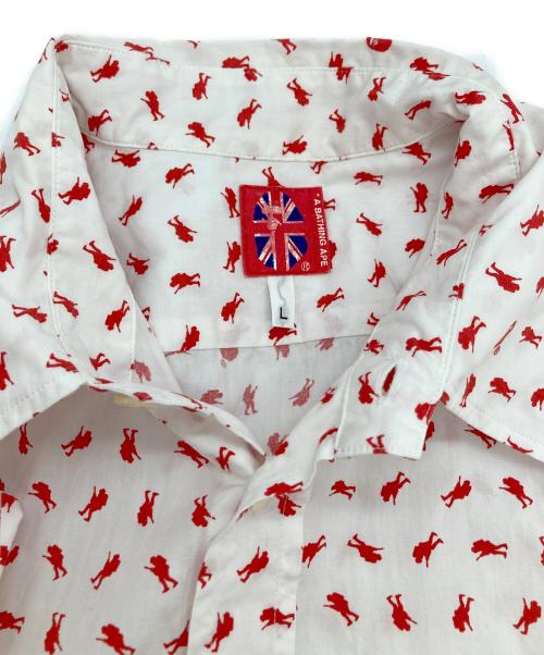 A BATHING APE（アベイシングエイプ）A BATHING APE (アベイシングエイプ) ソルジャー総柄シャツ ホワイト×レッド サイズ:Lの古着・服飾アイテム