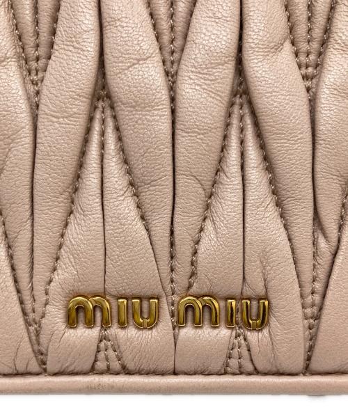 MIU MIU（ミュウミュウ）MIU MIU (ミュウミュウ) マテラッセ ショルダーバッグ ピンク サイズ:-の古着・服飾アイテム