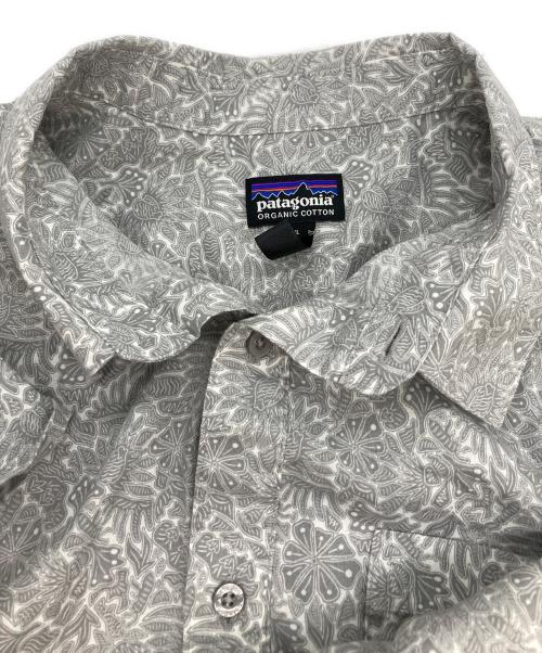 Patagonia（パタゴニア）Patagonia (パタゴニア) S/S総柄シャツ グレー サイズ:XLの古着・服飾アイテム