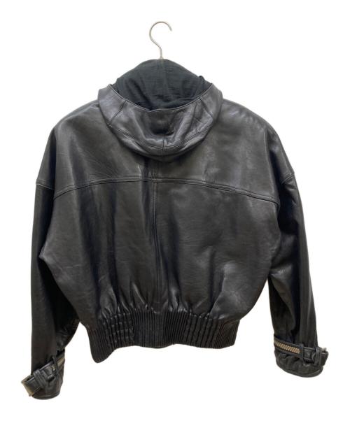 GIANNI VERSACE（ジャンニ・ヴェルサーチ）GIANNI VERSACE (ジャンニ・ヴェルサーチ) フーデッドレザージャケット ブラック サイズ:SIZE 48の古着・服飾アイテム