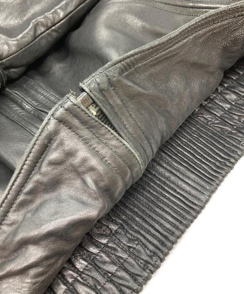 GIANNI VERSACE（ジャンニ・ヴェルサーチ）GIANNI VERSACE (ジャンニ・ヴェルサーチ) フーデッドレザージャケット ブラック サイズ:SIZE 48の古着・服飾アイテム