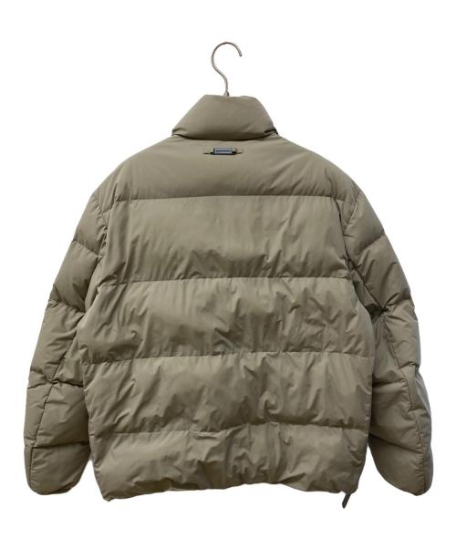 EMPORIO ARMANI（エンポリオ アルマーニ）EMPORIO ARMANI (エンポリオ アルマーニ) スタンドカラーダウンジャケット ベージュ サイズ:50の古着・服飾アイテム