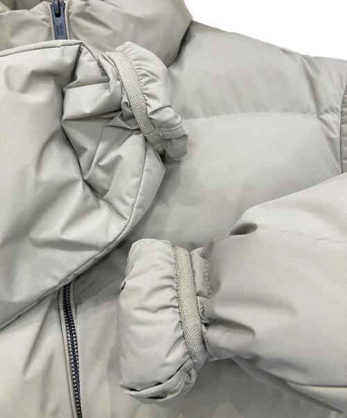 EMPORIO ARMANI（エンポリオ アルマーニ）EMPORIO ARMANI (エンポリオ アルマーニ) スタンドカラーダウンジャケット ベージュ サイズ:50の古着・服飾アイテム