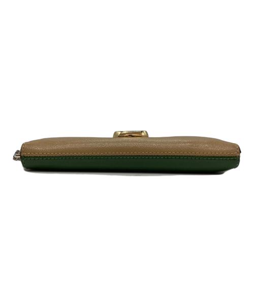 MARC JACOBS（マークジェイコブス）MARC JACOBS (マークジェイコブス) バイカラーラウンドジップロングウォレット ベージュ×グリーン サイズ:-の古着・服飾アイテム