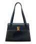 Ferragamo（フェラガモ）の古着「ヴァラリボンワンショルダーバッグ」｜ブラック