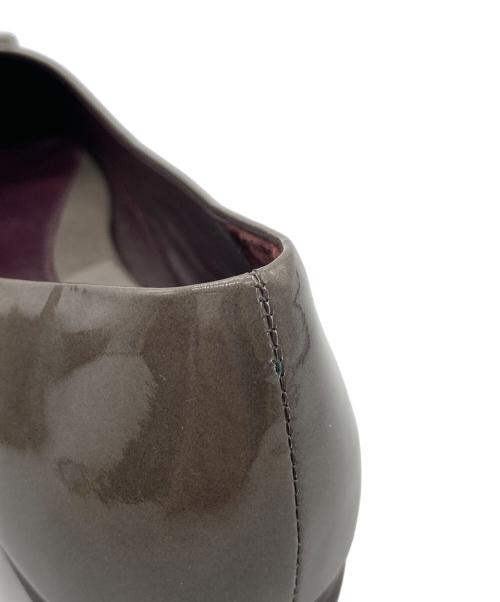 TORY BURCH（トリーバーチ）TORY BURCH (トリーバーチ) GEORGIA パテントフラットパンプス グレー サイズ:5 1/2Cの古着・服飾アイテム