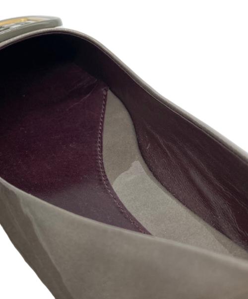 TORY BURCH（トリーバーチ）TORY BURCH (トリーバーチ) GEORGIA パテントフラットパンプス グレー サイズ:5 1/2Cの古着・服飾アイテム