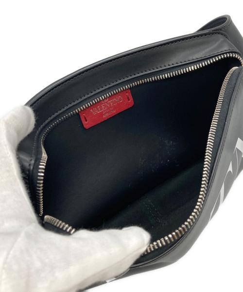 VALENTINO（ヴァレンティノ）VALENTINO (ヴァレンティノ) ロゴプリントショルダーバッグ ブラックの古着・服飾アイテム