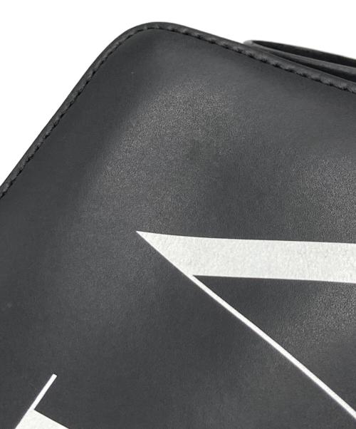 VALENTINO（ヴァレンティノ）VALENTINO (ヴァレンティノ) ロゴプリントショルダーバッグ ブラックの古着・服飾アイテム