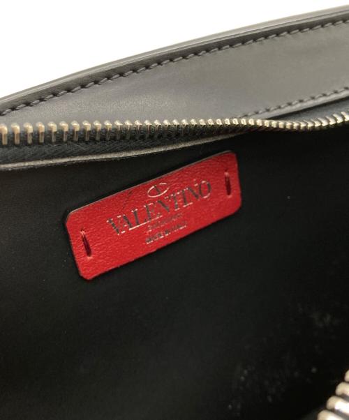 VALENTINO（ヴァレンティノ）VALENTINO (ヴァレンティノ) ロゴプリントショルダーバッグ ブラックの古着・服飾アイテム