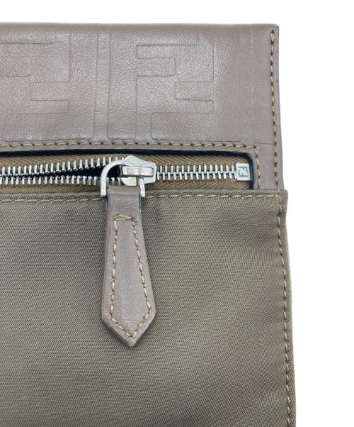 FENDI（フェンディ）FENDI (フェンディ) ズッカ柄ナイロンポーチ オリーブ×ブラウンの古着・服飾アイテム