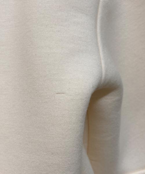 Adam et Rope（アダム エ ロペ）Adam et Rope (アダム エ ロペ) エッグブローチ付きペプラムカーディガン アイボリー サイズ:Fの古着・服飾アイテム