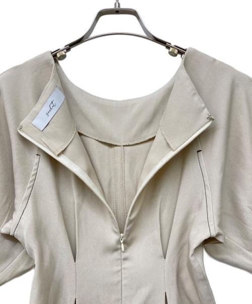 sachat（サーシャ）sachat (サーシャ) ランタンスリーブワンピース ベージュの古着・服飾アイテム