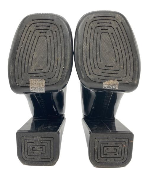 CHARLES & KEITH（チャールズアンドキース）CHARLES & KEITH (チャールズアンドキース) ルラ パテントプラットフォームローファー ブラック サイズ:23の古着・服飾アイテム