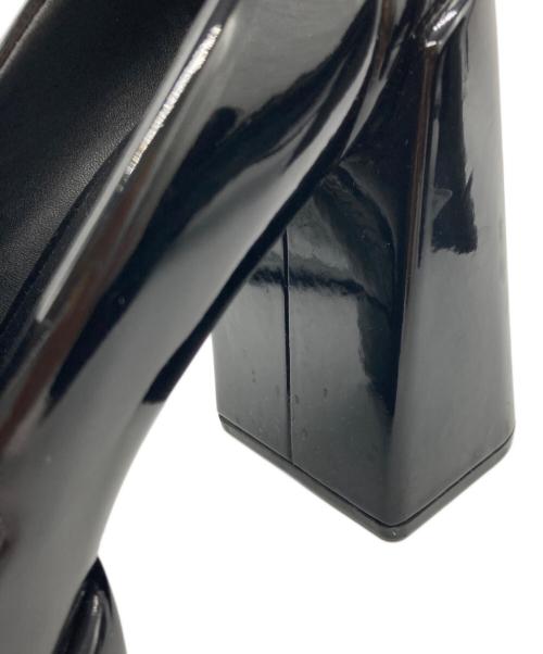 CHARLES & KEITH（チャールズアンドキース）CHARLES & KEITH (チャールズアンドキース) ルラ パテントプラットフォームローファー ブラック サイズ:23の古着・服飾アイテム