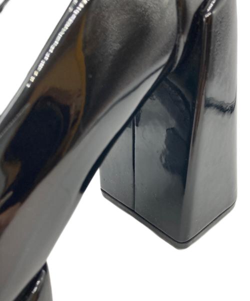 CHARLES & KEITH（チャールズアンドキース）CHARLES & KEITH (チャールズアンドキース) ルラ パテントプラットフォームローファー ブラック サイズ:23の古着・服飾アイテム