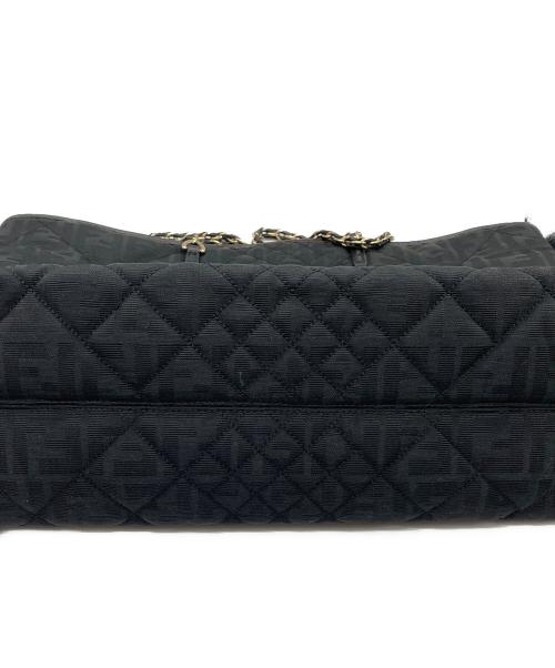 FENDI（フェンディ）FENDI (フェンディ) ズッカ柄キルティングチェーンバッグ ブラックの古着・服飾アイテム