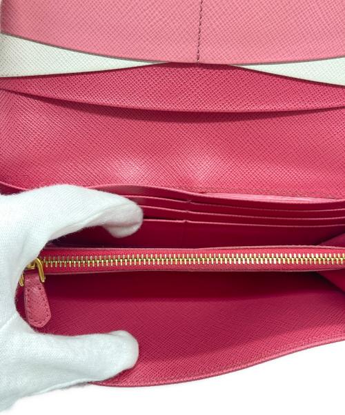 PRADA（プラダ）PRADA (プラダ) ロゴプレートフラップロングウォレット ピンクの古着・服飾アイテム