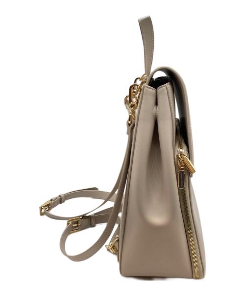 CHARLES & KEITH（チャールズアンドキース）CHARLES & KEITH (チャールズ＆キース) フロントフラップ ストラクチャーバックパック ライトピンクの古着・服飾アイテム