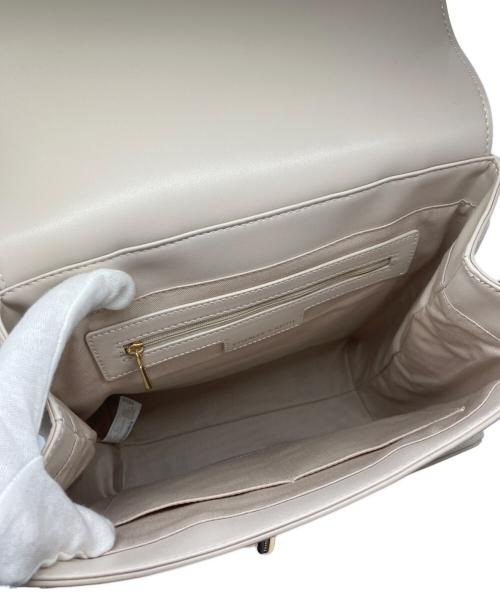 CHARLES & KEITH（チャールズアンドキース）CHARLES & KEITH (チャールズ＆キース) フロントフラップ ストラクチャーバックパック ライトピンクの古着・服飾アイテム