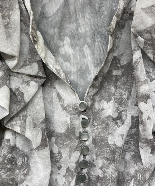 COCODEAL（ココディール）COCODEAL (ココディール) 線画フラワーフリルプリーツワンピース グレー サイズ:2の古着・服飾アイテム