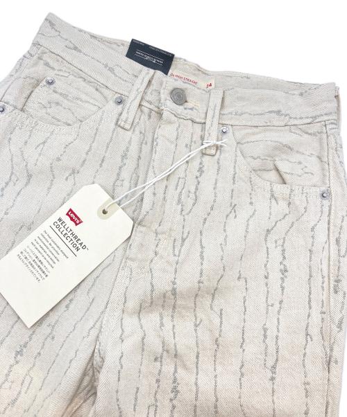 LEVI'S（リーバイス）LEVI'S (リーバイス) 70S HIGH STRAIGHT NATURAL AMBER FLOWER ホワイト サイズ:61ｃｍ（W24) 未使用品の古着・服飾アイテム