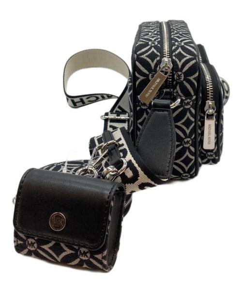 MICHAEL KORS（マイケル・コース）MICHAEL KORS (マイケルコース) JET SET ITEM ロゴジャカード クロスボディ ウィズ テックアタッチ ブラックの古着・服飾アイテム