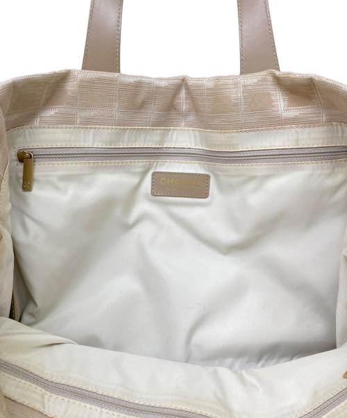 CHANEL（シャネル）CHANEL (シャネル) ニュートラベルライントートMM ベージュの古着・服飾アイテム
