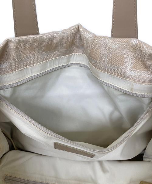 CHANEL（シャネル）CHANEL (シャネル) ニュートラベルライントートMM ベージュの古着・服飾アイテム