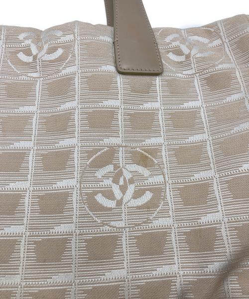 CHANEL（シャネル）CHANEL (シャネル) ニュートラベルライントートMM ベージュの古着・服飾アイテム