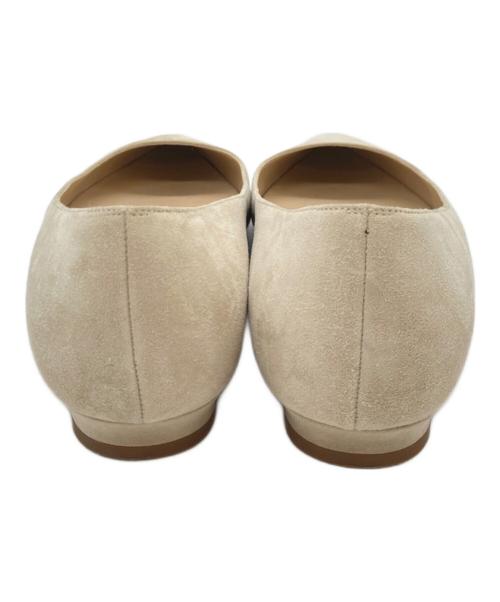 Manolo Blahnik（マノロブラニク）Manolo Blahnik (マノロブラニク) BB FLAT NUDE SUEDE PUMPS ホワイト サイズ:37の古着・服飾アイテム