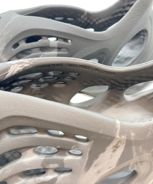 adidas（アディダス）adidas (アディダス) YEEZY FOAM RUNNER グレー サイズ:27.5の古着・服飾アイテム