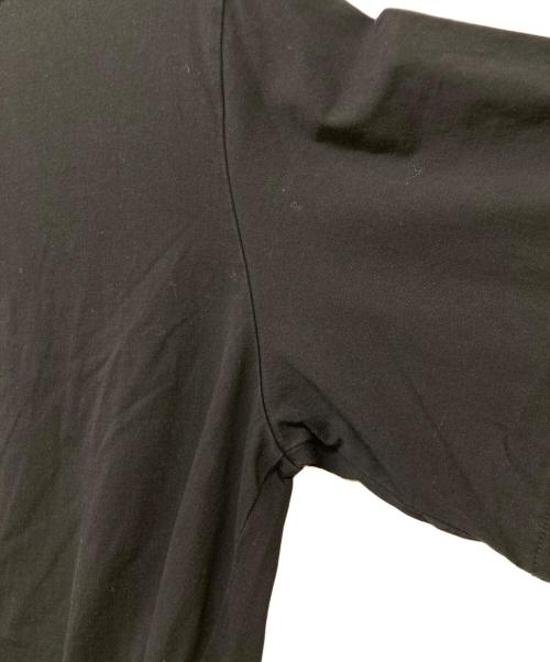 YORI（ヨリ）yori (ヨリ) ヘムラウンドハーフロゴTee ブラック サイズ:FREEの古着・服飾アイテム
