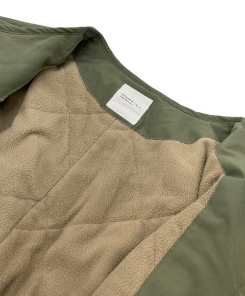 kurashi&trips publishing（クラシアンドトリップス パブリッシング）kurashi&trips publishing (クラシアンドトリップス パブリッシング) ショート丈中綿入りコート グリーン サイズ:不明の古着・服飾アイテム