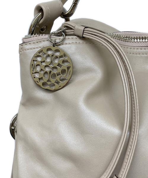 COACH（コーチ）COACH (コーチ) アリレザーコンバーチブルホーボー ベージュの古着・服飾アイテム