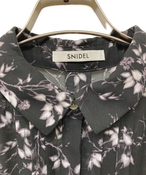 Snidel（スナイデル）Snidel (スナイデル) Sustainableフリルプリーツワンピース ブラックの古着・服飾アイテム