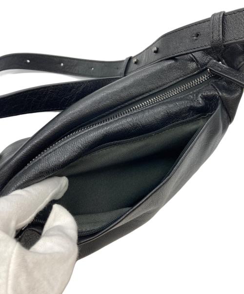 ear PAPILLONNER（イアパピヨネ）ear PAPILLONNER (イアパピヨネ) ボックスショルダーバッグ ブラックの古着・服飾アイテム