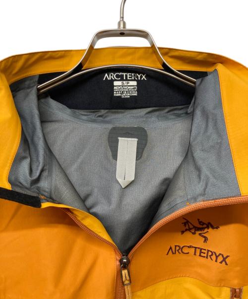 ARC'TERYX（アークテリクス）ARC'TERYX (アークテリクス) Beta AR Jacket Men's オレンジ サイズ:Sの古着・服飾アイテム