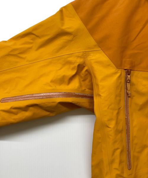 ARC'TERYX（アークテリクス）ARC'TERYX (アークテリクス) Beta AR Jacket Men's オレンジ サイズ:Sの古着・服飾アイテム