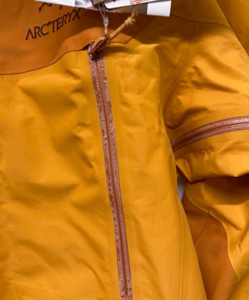 ARC'TERYX（アークテリクス）ARC'TERYX (アークテリクス) Beta AR Jacket Men's オレンジ サイズ:Sの古着・服飾アイテム