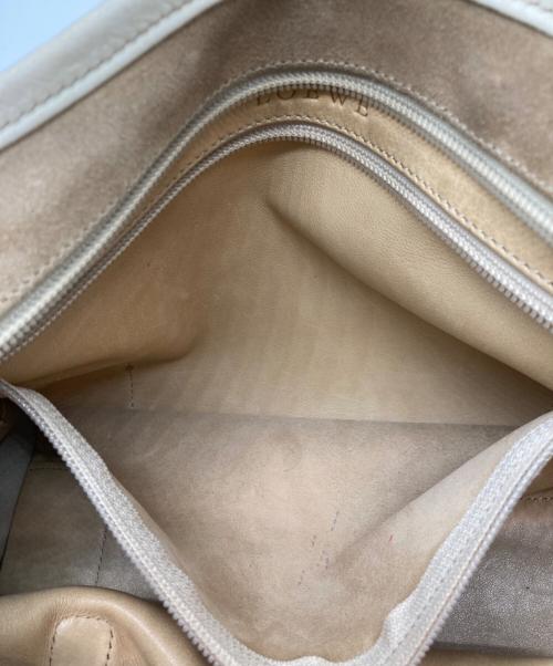 LOEWE（ロエベ）LOEWE (ロエベ) アマソナ28 スウェードハンドバッグ ベージュの古着・服飾アイテム